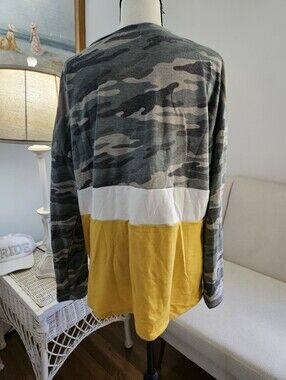 P 113-Men's Camo Colorblock Long-Sleeve Shirt - Yellow/Gray